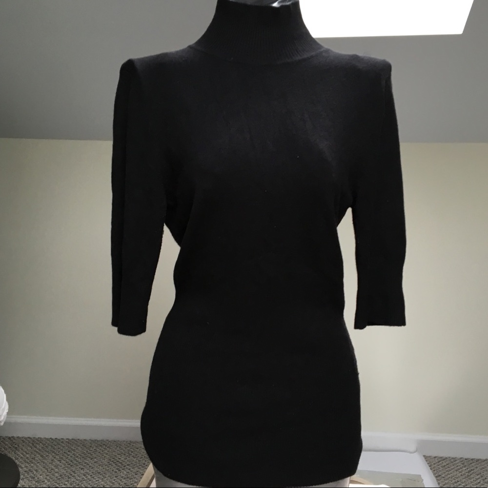 3:4 sleeve sweater with open back